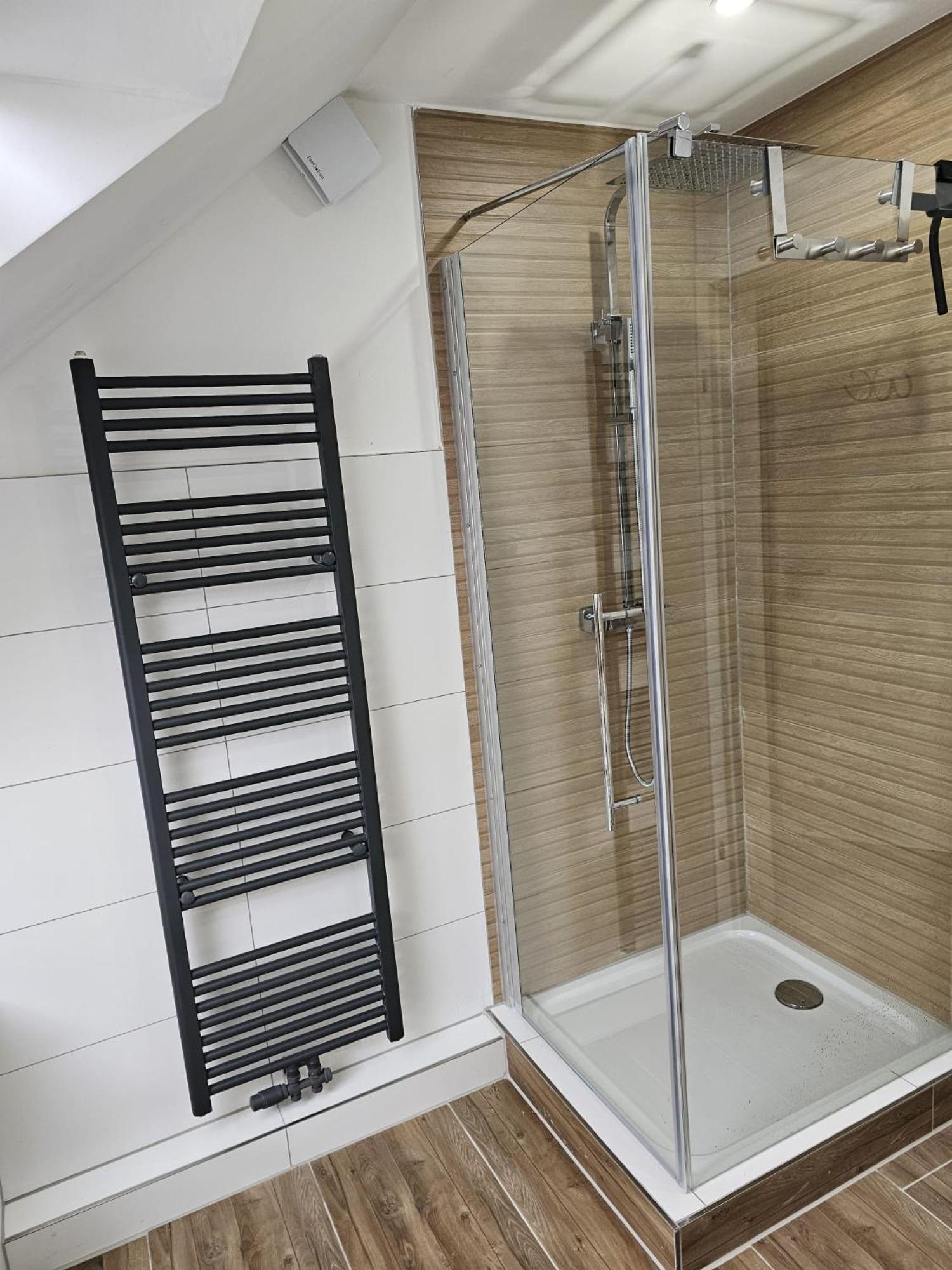 Tautraum Suite Mit Whirlpool Und Gruenem Ausblick Wilhelmshaven Exterior foto