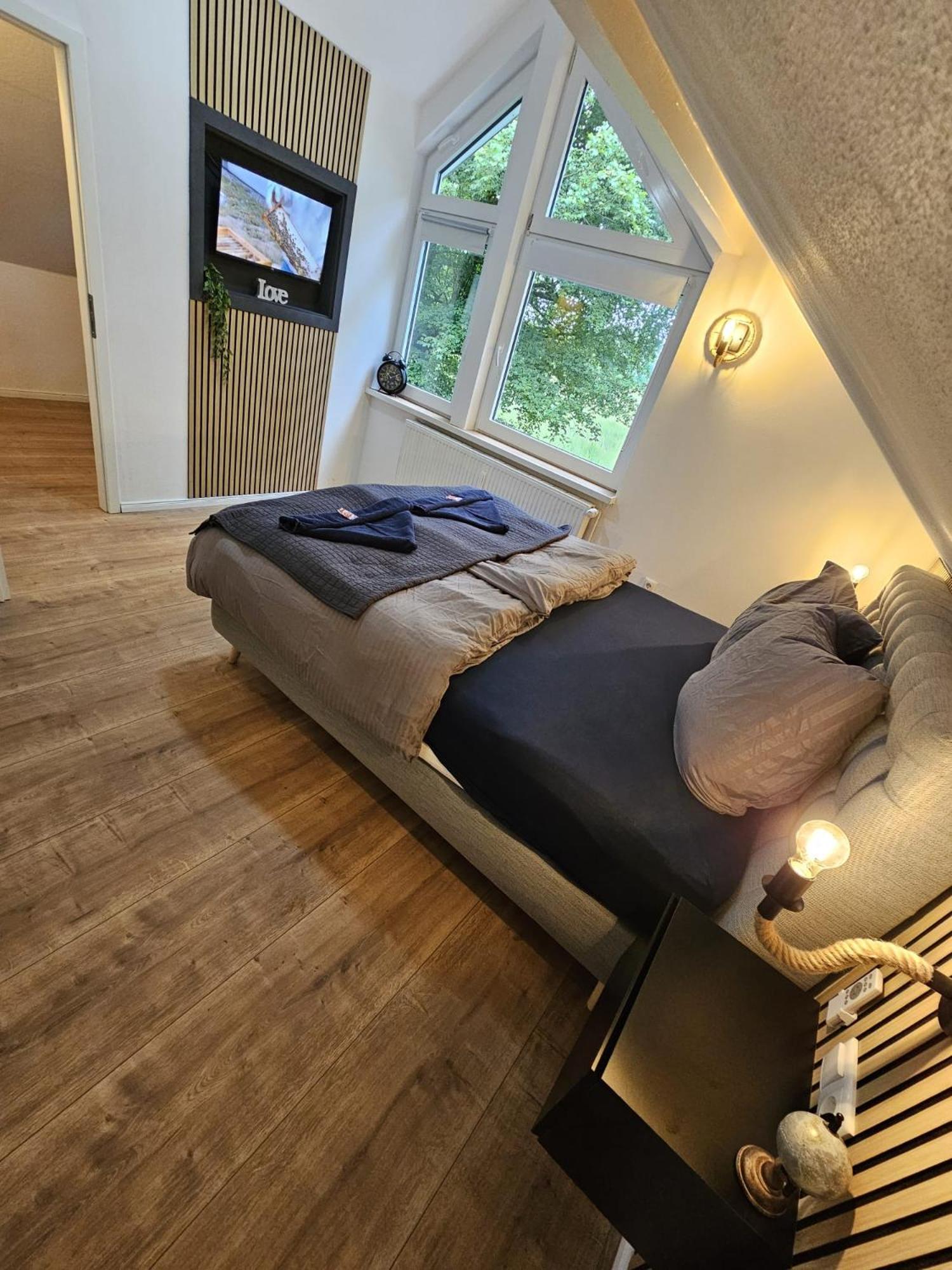 Tautraum Suite Mit Whirlpool Und Gruenem Ausblick Wilhelmshaven Exterior foto